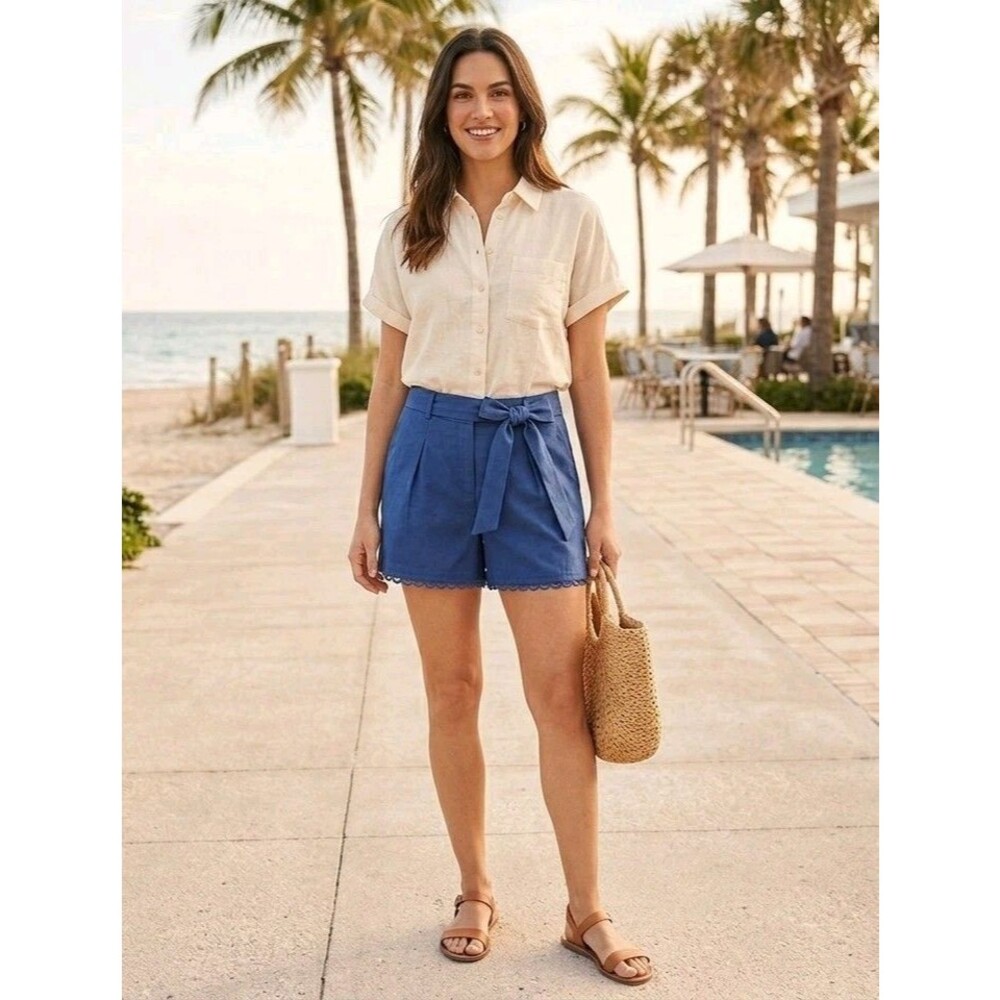 Banana Republic Women's  Navy Blue Polyester Embellished Hem Shorts Sz 2